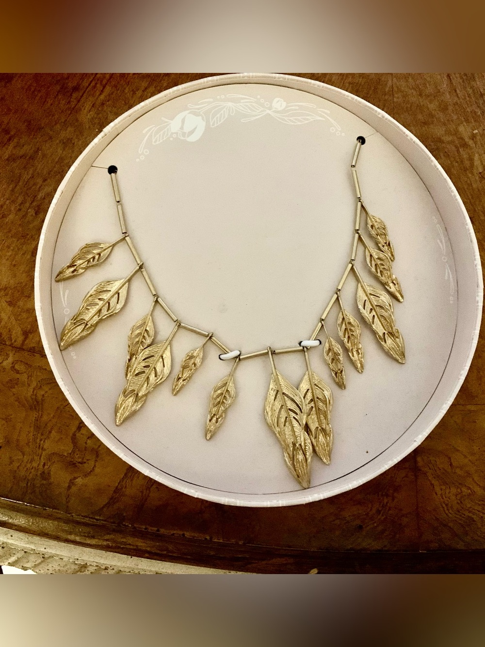 NIB Chloe + Isabel gold-tone leaf statement necklace